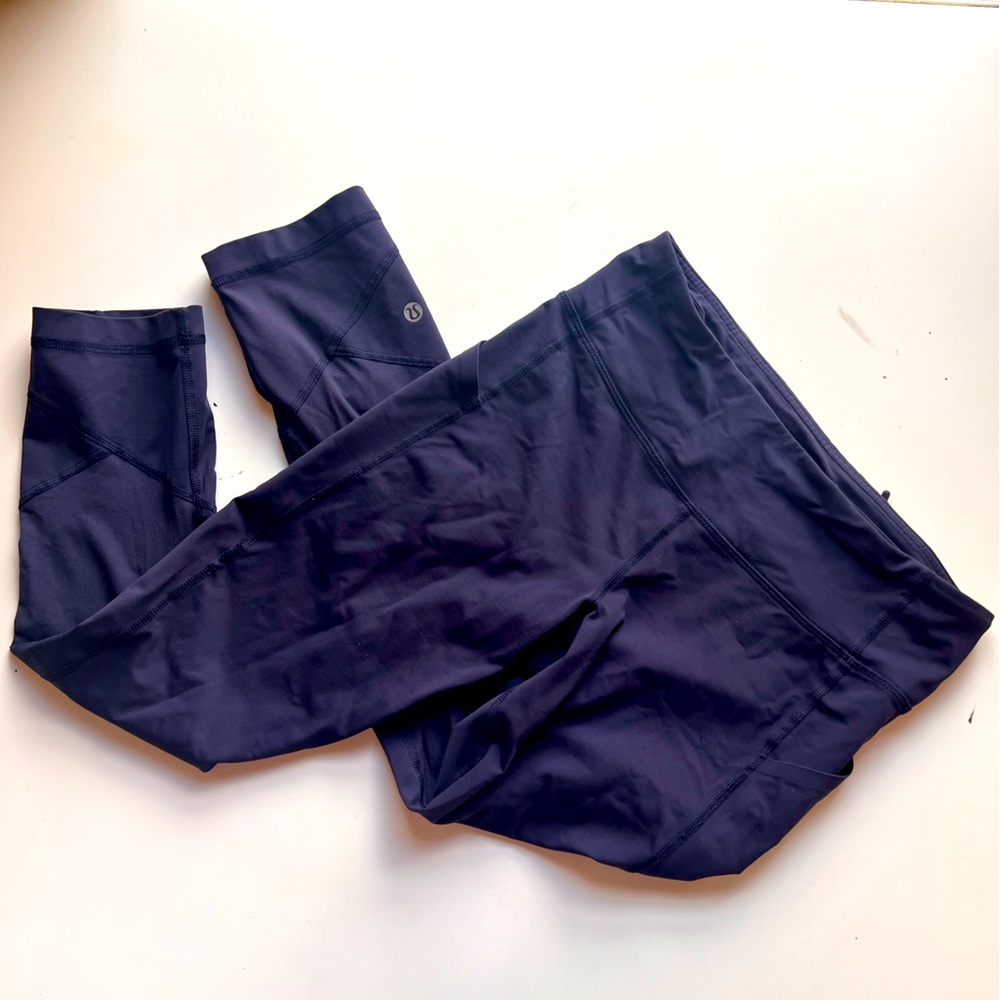 Lululemon speed tight cropped size 6 navy